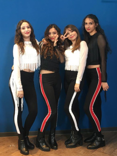 Las miembros de Optimum posan antes de la presentación en Stage K, para bailar en Corea representando a México. | Optimum